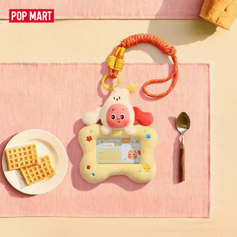 POP MART Twinkle Twinkle Live  - огляд і ціна Action Figure Stand