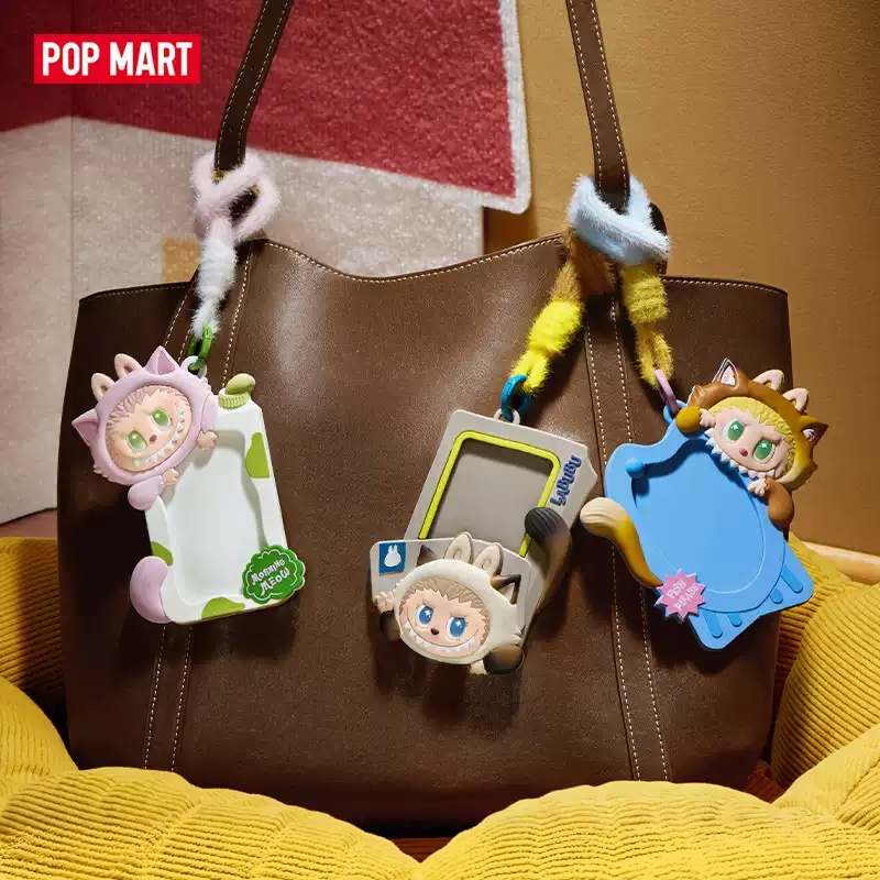 POP MART LABUBU THE MONSTERS C - огляд і ціна Action Figure Stand